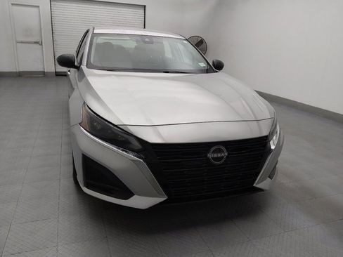 Used 2024 Nissan Altima 2.5 SV image 14