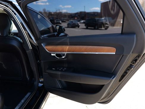 Used 2021 Volvo S90 T6 Momentum image 35