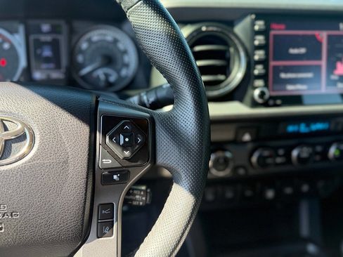 Used 2021 Toyota Tacoma TRD Sport w/ Technology Package image 48