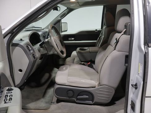 Used 2005 Ford F150 XLT AWD/4WD image 11