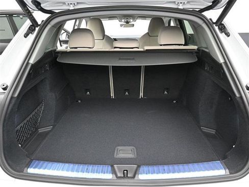 New 2025 Audi Q5 Prestige image 12