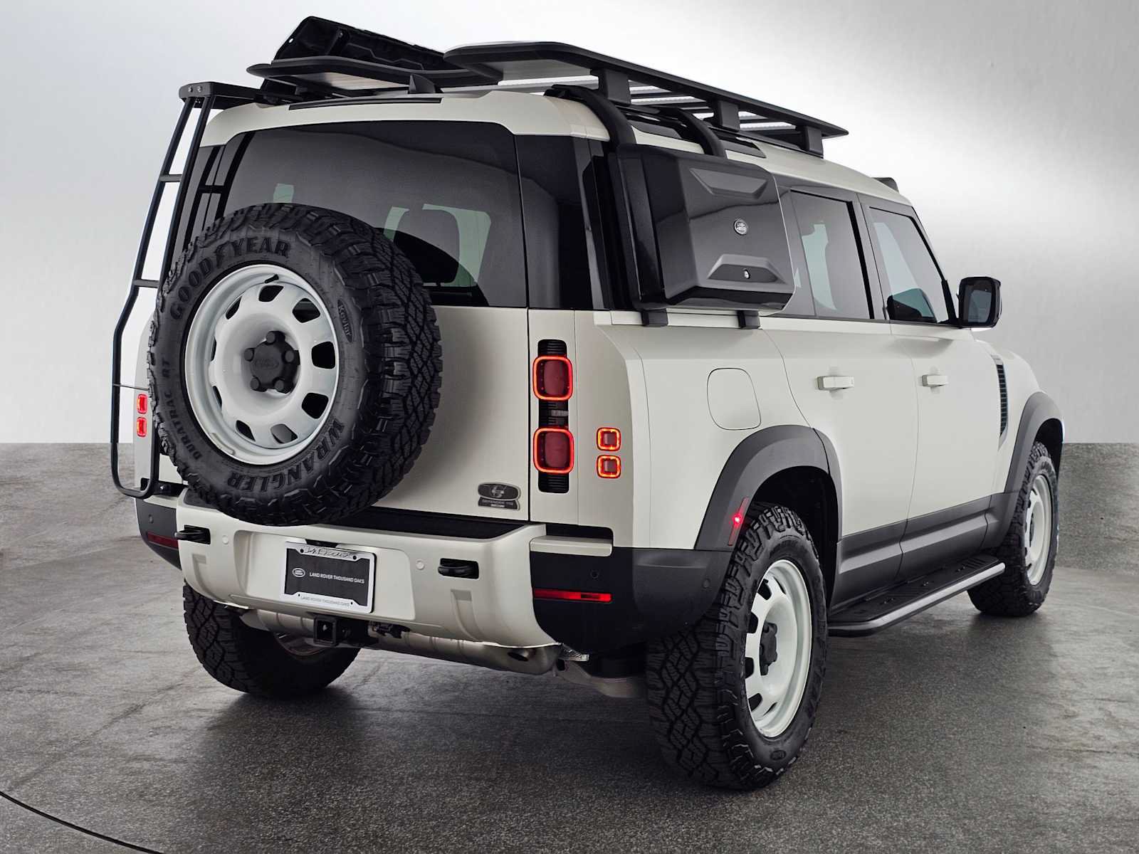 New 2024 Land Rover Defender 110 S AWD/4WD image 5