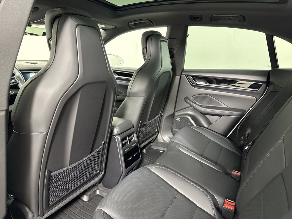 Certified 2025 Porsche Macan 4 Electric AWD/4WD image 26