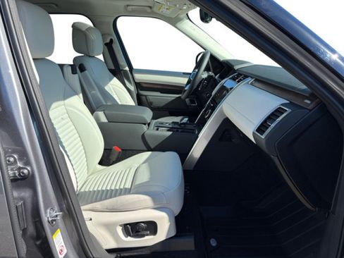 Certified 2025 Land Rover Discovery S AWD/4WD image 20