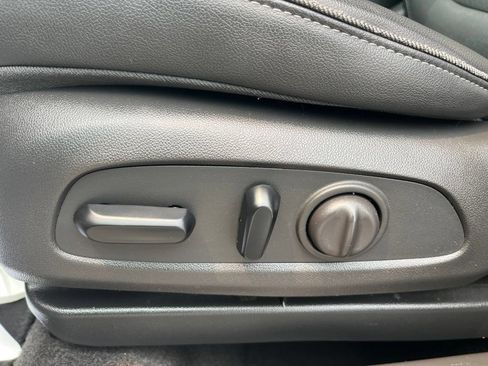 Used 2023 Buick Encore GX Preferred w/ Cold Weather Comfort Package FWD image 19