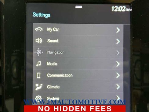 Used 2019 Volvo XC40 T5 Momentum image 27