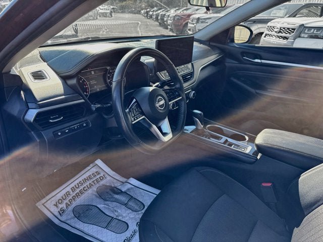Used 2023 Nissan Altima 2.5 SV w/ SV Premium Package AWD/4WD image 9