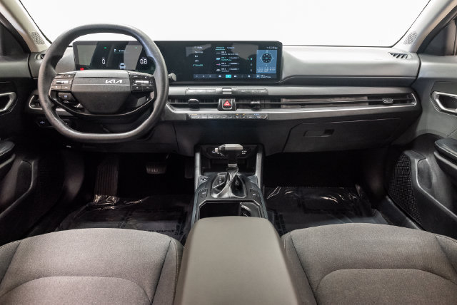 Used 2025 Kia K4 FWD image 27