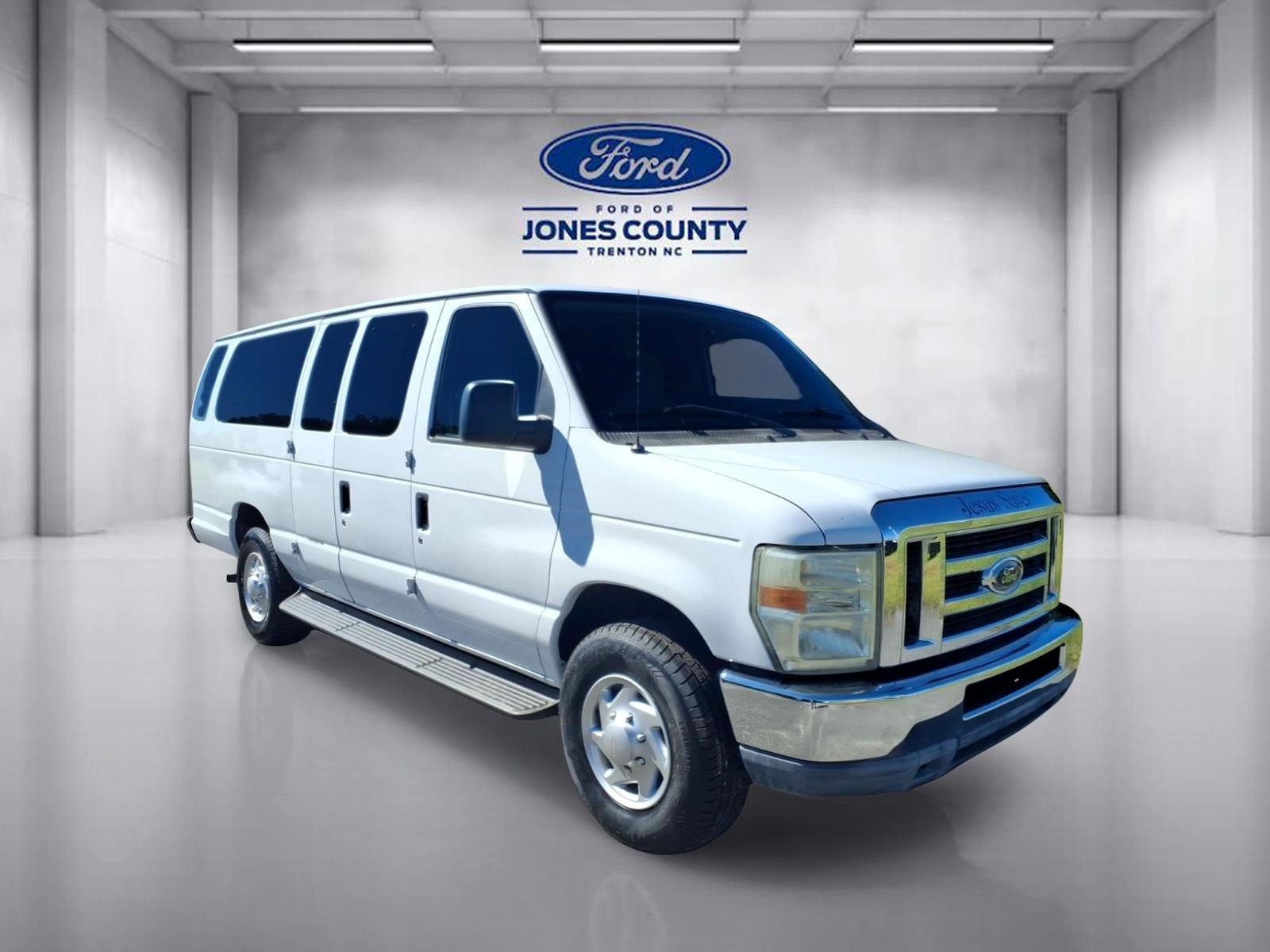 Used 2011 Ford E-350 and Econoline 350 XLT RWD image 1