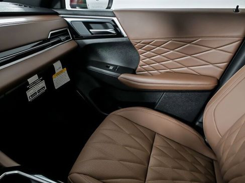 New 2025 Mitsubishi Outlander SEL image 24