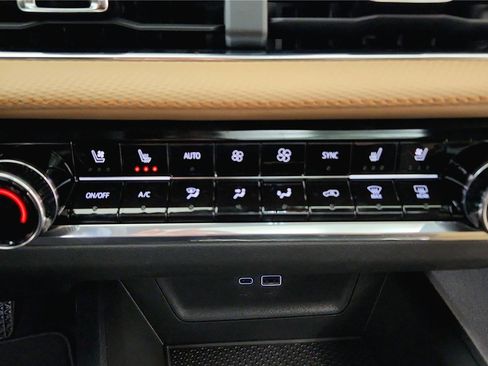 New 2026 Chevrolet Equinox ACTIV w/ Convenience Package III FWD image 29