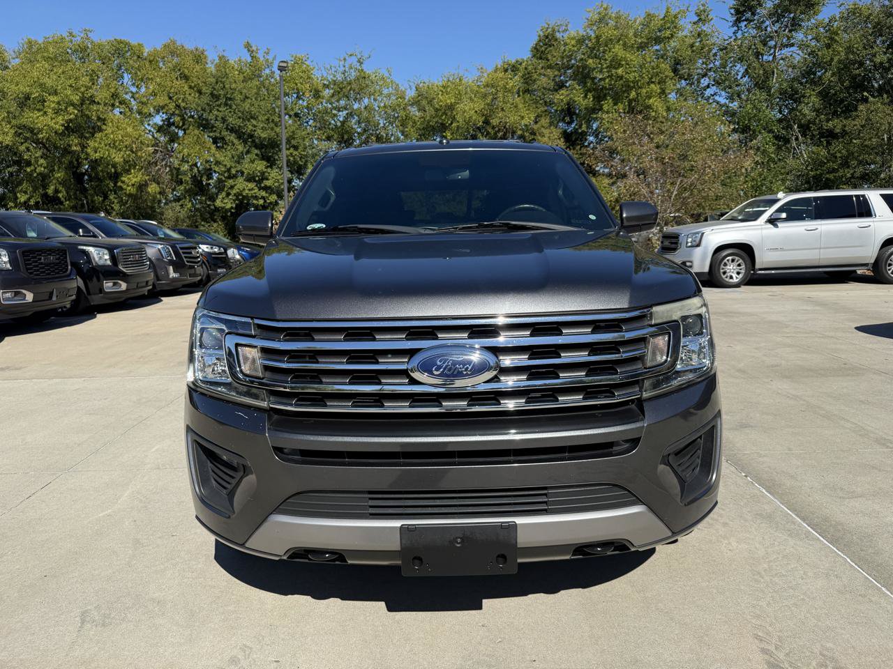 Used 2018 Ford Expedition XLT AWD/4WD image 2