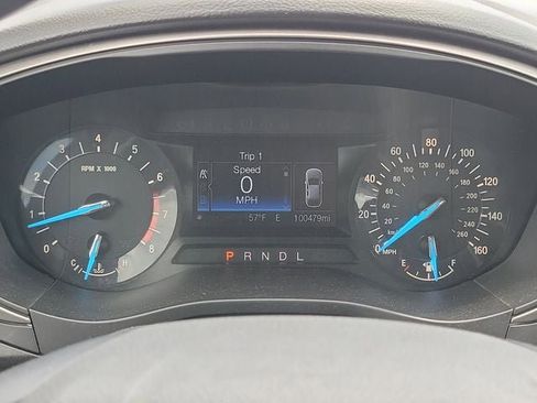 Used 2018 Ford Fusion SE FWD image 12
