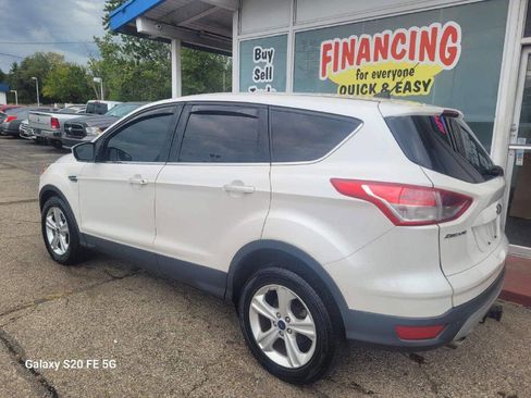 Used 2016 Ford Escape SE image 4