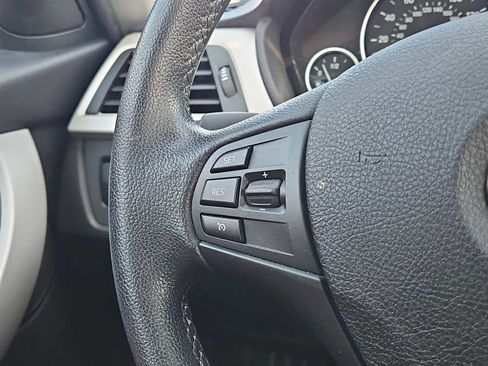 Used 2016 BMW 320i Sedan RWD image 25