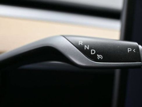 Used 2020 Tesla Model 3 Standard Range Plus image 22