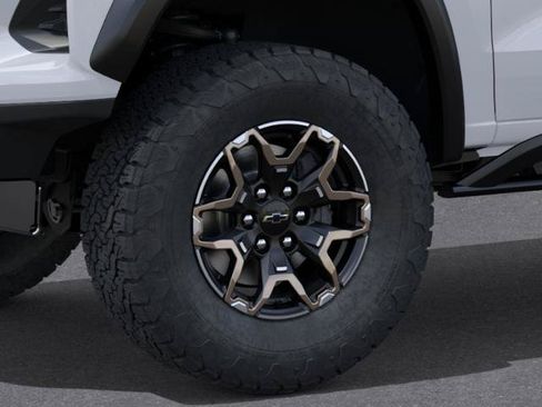 New 2026 Chevrolet Colorado ZR2 w/ Technology Package AWD/4WD image 9