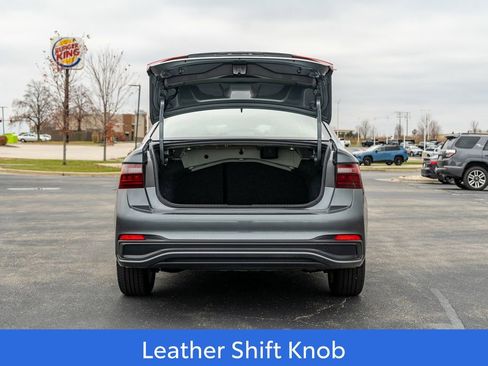 Used 2024 Volkswagen Jetta SE image 10