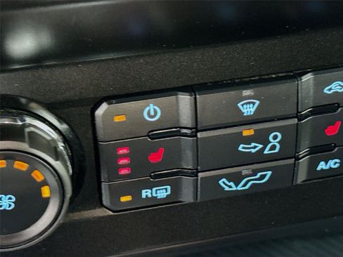 Used 2020 Ford F150 XLT w/ Equipment Group 302A Luxury AWD/4WD image 16