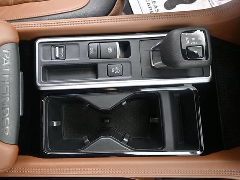 Certified 2024 Nissan Pathfinder Platinum w/ Cargo Package FWD image 18