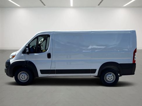 Used 2025 RAM ProMaster 2500 w/ U-Haul Equipment Group FWD image 3
