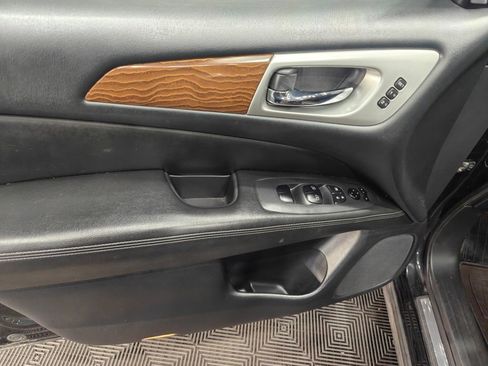 Used 2019 Nissan Pathfinder Platinum AWD/4WD image 55