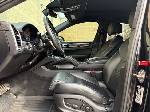Used 2022 Porsche Cayenne GTS image 14