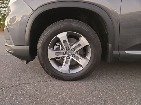 Used 2025 Honda Pilot EX-L image 26