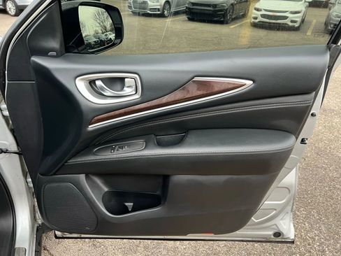 Used 2017 INFINITI QX60 FWD w/ Deluxe Technology Package image 24