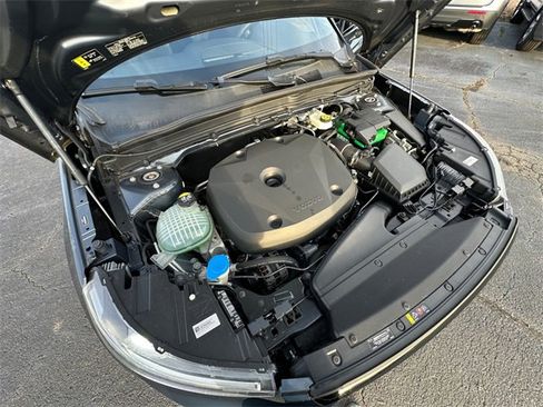 Used 2022 Volvo XC40 T5 R-Design w/ Advanced Package image 32