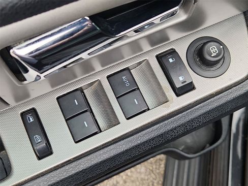 Used 2015 Ford Expedition EL XLT w/ Equipment Group 202A RWD image 23