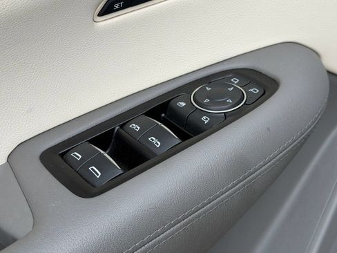 Used 2022 Cadillac XT5 Premium Luxury FWD image 11