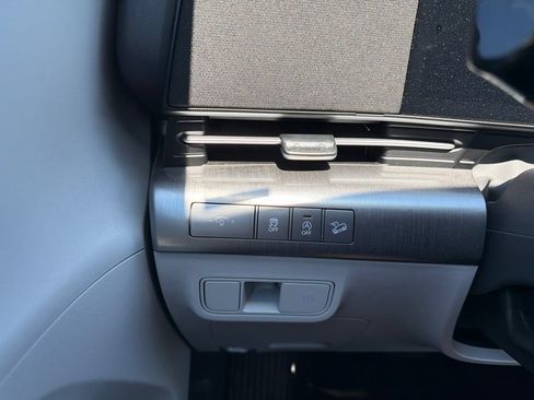 Certified 2025 Hyundai Kona SE AWD/4WD image 28