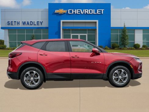 Used 2025 Chevrolet Blazer LT image 8