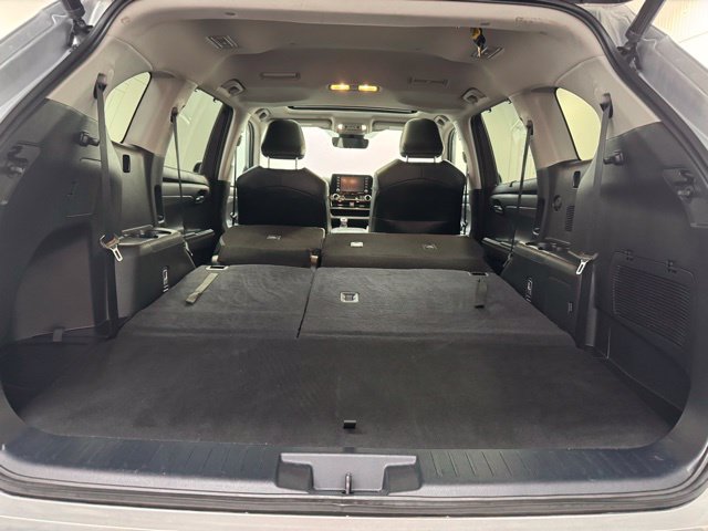 Used 2022 Toyota Highlander XLE AWD/4WD image 38