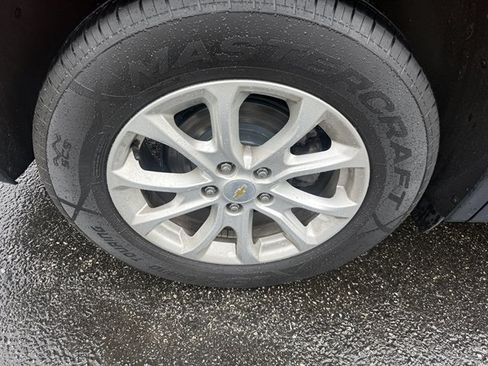 Used 2020 Chevrolet Equinox LT FWD image 32