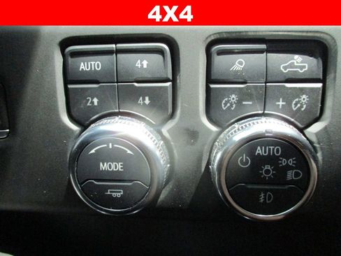 Used 2024 GMC Sierra 1500 AT4 w/ AT4 Premium Package AWD/4WD image 28