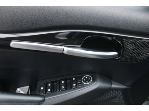 Used 2023 Kia Seltos S w/ Navigation Package image 18