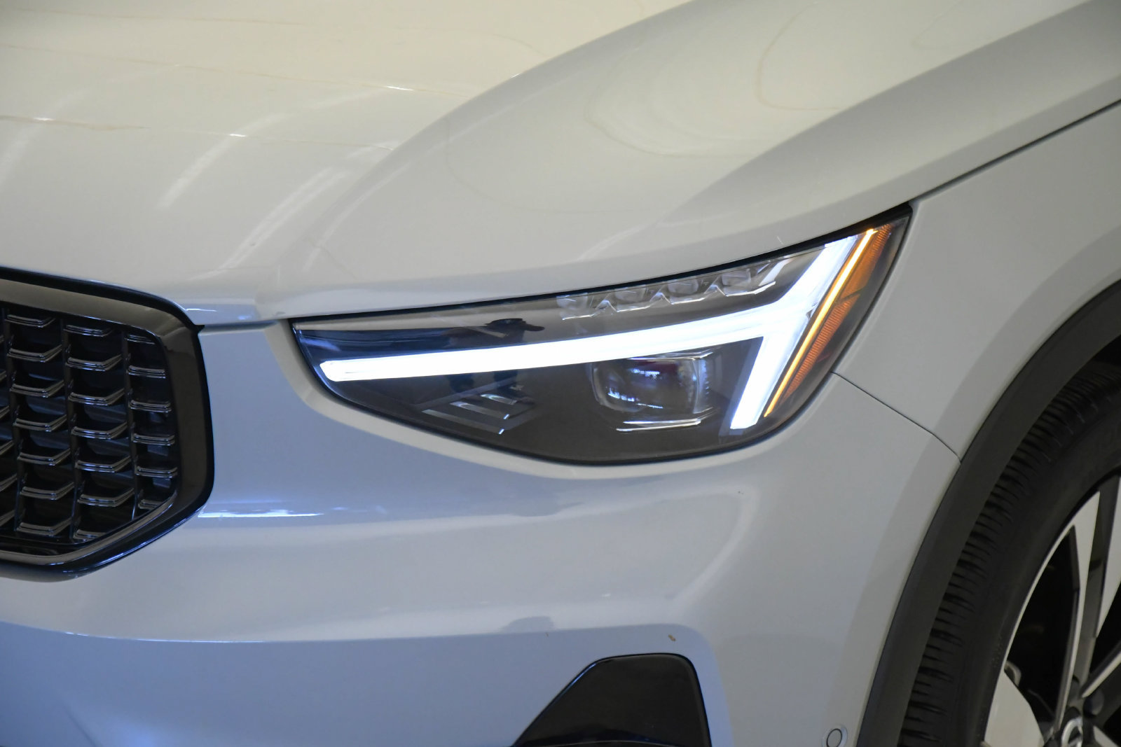Used 2026 Volvo XC40 B5 Ultra w/ Climate Package AWD/4WD image 8
