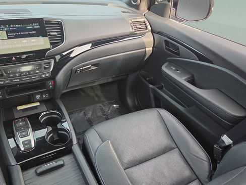 Used 2023 Honda Passport Elite image 14