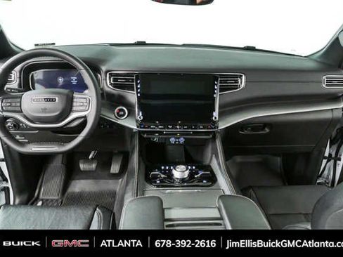 Used 2024 Jeep Wagoneer L Series II w/ Convenience Group I AWD/4WD image 19
