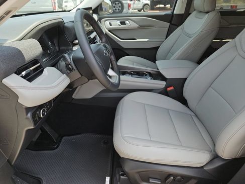 New 2026 Ford Explorer Active w/ Active Comfort Package RWD image 23