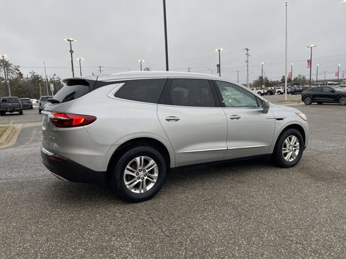 Used 2018 Buick Enclave Essence w/ Trailering Package image 3