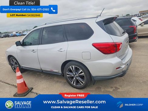 Used 2017 Nissan Pathfinder Platinum FWD image 3