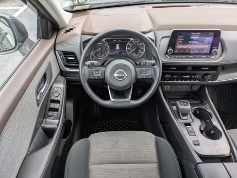 Used 2023 Nissan Rogue SV FWD image 13