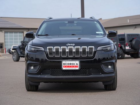 Used 2019 Jeep Cherokee Latitude Plus image 8