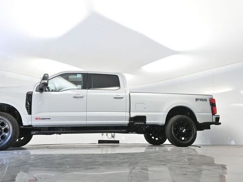 Used 2026 Ford F350 Lariat w/ Black Appearance Package image 7