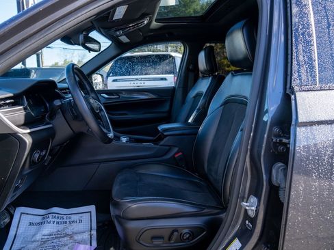 Used 2021 Jeep Grand Cherokee L Altitude image 19