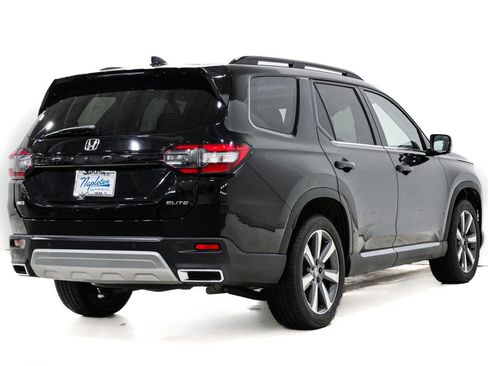 Used 2025 Honda Pilot Elite image 7
