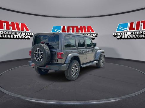 New 2026 Jeep Wrangler Unlimited Sahara AWD/4WD image 8